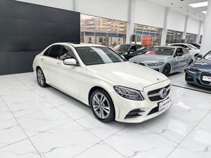 <span class=keywords><strong>Precio</strong></span> con Gran Descuento, <span class=keywords><strong>Mercedes</strong></span> C200L 2019, Sedán de Lujo, Volante a la Izquierda, Interior Oscuro en Cuero, Características de Seguridad Avanzadas, Diseño Moderno - Product Image 3