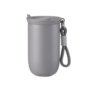 La nouvelle tasse à café 2026 est sans BPA et son design en acier inoxydable à double paroi facilite son transport. - Product Image 1