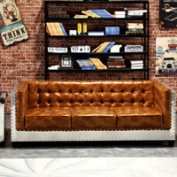 Maßgefertigtes OEM ODM Aviation-Möbel Mid-Century Industrial Metall-Leder Chesterfield 2-3-Sitzer Sofa mit Schwammfüllung für Wohnzimmer und Zuhause