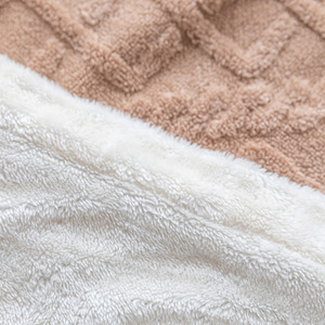 Manta de Franela Geométrica HomeMood 120x150 cm, Ropa de Cama Cálida y Suave de Fibra de Poliéster para Otoño e Invierno, Rectangular - Product Image 4