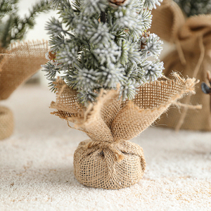 LINGKAI Vente en gros Nouveau mini sapin de Noël de bureau avec neige floquée, revêtement en tissu de Noël - Product Image 6