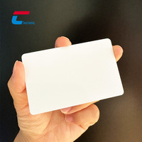 Kostenlose Muster Verfügbar 13,56MHz Angepasster Chip Smart PVC RFID CMYK Bedruckbare Wasserdichte Blanko NFC-Karte mit QR-Code für Hotelgebrauch