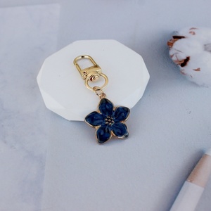 Nouveau Porte-clés Pendentif Fleur <span class=keywords><strong>de</strong></span> Poire en Alliage <span class=keywords><strong>de</strong></span> Zinc Style Coréen Simple et Mignon pour Fille, Vente Chaude Transfrontalière, Petit Cadeau pour Sac, Modèle 000 - Product Image 2