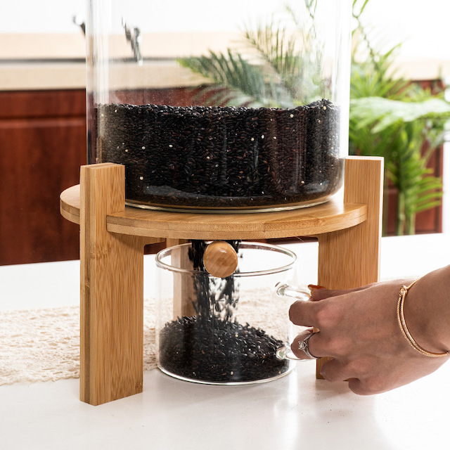 Bac à Farine avec Tasse à Mesurer Seau Hermétique pour Riz Céréales Stockage Alimentaire Blanc Bac à Farine avec Tasse à Mesurer Seau Hermétique pour Riz Céréales Stockage Alimentaire Blanc