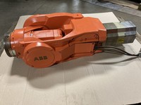 3HAC6668-3 3HAC66683 Pergelangan Tangan Robot 6400R 200kg untuk Kontrol Industri PLC Pemrograman PLC Baru