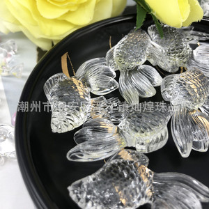 Perles acryliques en forme de poisson rouge transparentes, décorations animales gravées au laser 3D pour l'art, perles en vrac de collection - Product Image 2