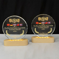 Trophée Rond Personnalisé en Cristal avec Base Lumineuse en Bois – Cadeau Souvenir d'Entreprise