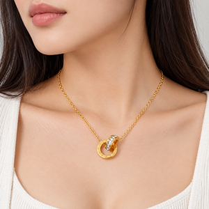 Collier à anneaux entrelacés en acier inoxydable plaqué or 14 carats, pendentif circulaire en zircon, chaîne réglable - Product Image 4
