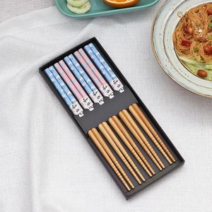 Juego de 5 Pares de Palillos de Bambú Hechos a Mano, Reutilizables, Estilo Japonés, de Madera Natural, con Diseño de Gato y Flores, Multicolores - Product Image 2