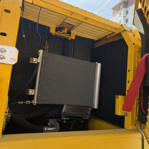Excavatrice hydraulique Komatsu PC240 d'occasion de haute qualité, idéale pour les travaux d'ingénierie municipale et la construction routière - Product Image 5