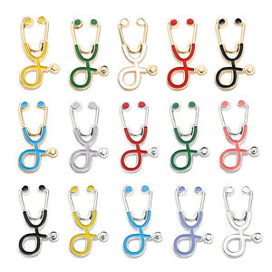 Vente en gros d'épingles en métal de stéthoscope uniformes de soins de santé accessoires décoratifs émail doux époxy médical petits cadeaux chapeaux papillon - Product Image 1