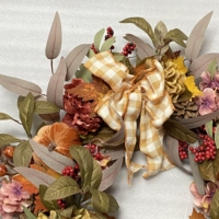 Fleurs artificielles bon marché 26 pouces Couronne de récolte artificielle Baies de citrouille Automne Porte d'entrée Ornements d'automne Décorations de couronnes