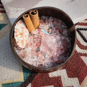 Cuenco de Cuarzo LANJO con Forma Redonda y Virutas de Cristal Natural en Cuenco de Cáscara de Coco para Decoración del Hogar - Product Image 1