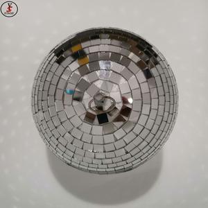 Esfera de Cristal con Efecto Reflectante para Colgar, Color Completo, Ideal para Navidad, Discotecas, Salones de Baile - Product Image 5