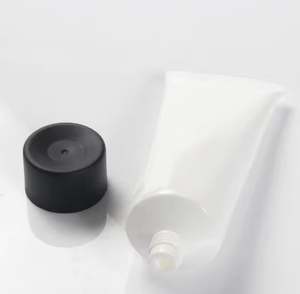 Bon prix, tube de nettoyant pour le visage, bouchon à vis/couvercle rabattable en plastique, logo personnalisé - Product Image 1