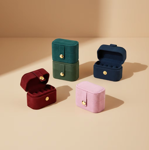 Estuche de Viaje para Joyas, Moderno y Lujoso, Rectangular, con Logotipo Personalizado, Mini Organizador de Anillos Portátil, Caja de Joyería de Terciopelo para Venta al por Mayor - Product Image 1