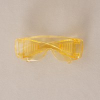 Vente en gros Bubble Mart Mini lunettes de ski en plastique Jouet de dessin animé transparent coloré pour poupée en coton Labubu Mini lunettes