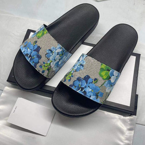 Sandalias Planas de Lujo para el Verano 2026 con Estampado Floral de Hortensias, Impermeables y Fáciles de Limpiar, Diseño Unisex - Product Image 2