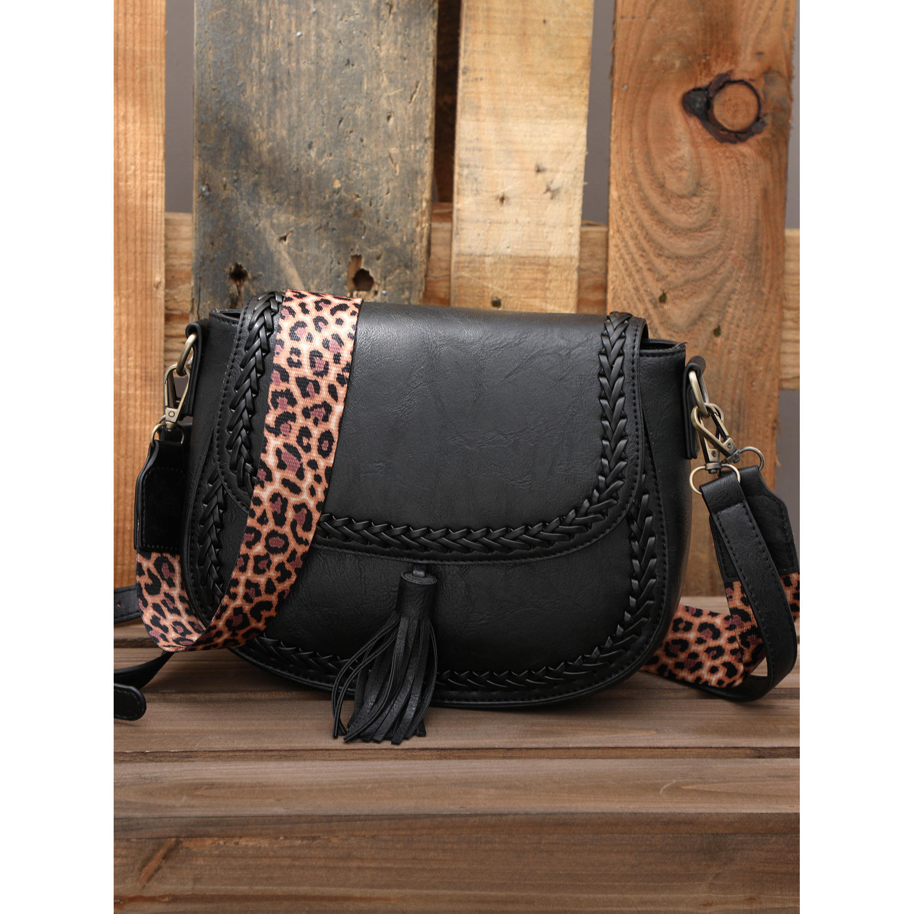 PG119 สีดำพร้อมสายสะพายลายเสือดาว