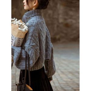Suéter de acrílico Retro francés para mujer, Top corto de cuello alto gris, ajuste trenzado holgado, grueso, Otoño Invierno, diseño informal de cuello redondo - Product Image 2