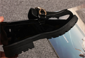 Scarpe da Studentessa per Bambine Autunno 2026 Nuove in PU Lucido con Lacci e Suola in EVA Nere alla Moda - Product Image 3