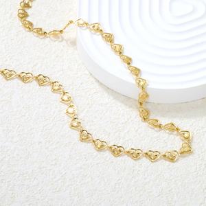 Collier ras du cou tendance pour femme en acier inoxydable, avec pendentif cœur ajouré, plaqué or 18K PVD, bijou étanche - Product Image 3