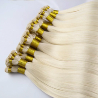 Chine Usine Main-Attaché Bouclés Trame De Cheveux Nouveau Design Mince Piano Mélange De Couleurs 60 6C 100% Vierge Trame Unique Bellecode Marque Usine