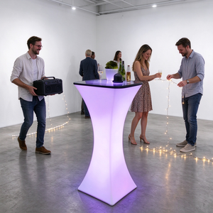 Nouvelle table et chaise de fête modernes en plastique avec barre lumineuse LED à 16 couleurs changeantes, rechargeables, écologiques, résistantes à l'eau, avec télécommande - Product Image 1