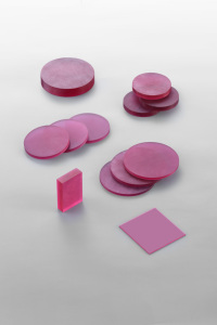 Laser Sapphire Đầy Màu Sắc Al2o3 Logo Đơn Tinh Thể Tùy Chỉnh Sapphire Crystal Cr3 + Ti3 + Đá Ruby Pha Tạp - Product Image 3