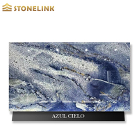 Marbre bleu de Macaubas de luxe, pierre naturelle, effet peinture paysagère, élégant et lumineux, dalle de marbre bleu et blanc