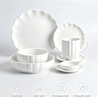 Service d'assiettes en porcelaine, style occidental, couleur unie avec incrustation dorée, compatible micro-ondes