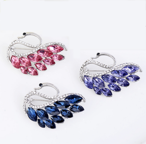 秋冬新作シルバー合金白鳥ブローチファッションダイヤモンドスカーフバックル白鳥ラインストーンブローチ - Product Image 1