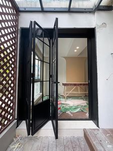 Porte coulissante pliante en aluminium et verre sur mesure pour balcon, jardin, entrée, buanderie, salon, cour - Finition étanche - Product Image 4