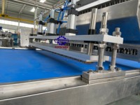 Automatische marshmallow-extruder productielijn met depositiemodule voor meerdere kleuren gevulde marshmallows