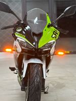 Motocicleta Deportiva QJMOTOR RC250 de 250cc, Bicilíndrica, Refrigerada por Agua, con Carenado Completo, para Adultos