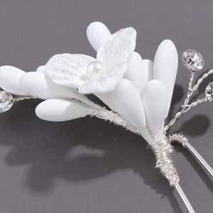 Ensemble de pinces à cheveux élégantes faites à la main en pâte polymère avec fleurs, perles de cristal, comprenant un peigne et des épingles pour mariée, idéal pour les mariages et banquets - Product Image 6
