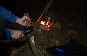 Hache Viking <span class=keywords><strong>de</strong></span> camping d'extérieur <span class=keywords><strong>de</strong></span> 14 pouces avec manche en fibre <span class=keywords><strong>de</strong></span> verre pour couper - Product Image 4