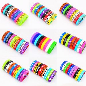 Pulsera Deportiva de Silicona Gruesa Personalizada con Logotipo Grabado y Cierre de Botón Impreso - Product Image 2