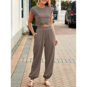 Ensemble de détente deux pièces pour femme : crop top et pantalon de jogging en maille douce, vêtements de nuit décontractés avec poches - Product Image 2