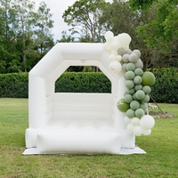 Château gonflable de style nouveau en PVC blanc, structure gonflable commerciale pour adultes, aire de jeux intérieure/extérieure, usage domestique, capacité 100-500 kg