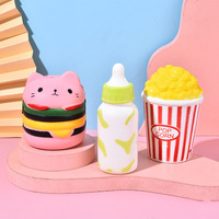 PU-Schaum PVC Erdbeer-Kuchen Quetschspielzeug Kawaii Japanische Simulation Weiche Duftende Mädchen Slow-Rising Squishy Spielzeuge