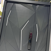 Porte de maison moderne en aluminium style lamborghini Porte d'entrée intérieure tournante en métal avec feux de position et serrure intelligente pour villa
