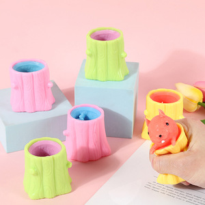 ของเล่นบีบคลายเครียดรูปกระรอกนุ่มนิ่มสำหรับเด็กอายุ 5-7 ปี ขายส่ง - Product Image 3