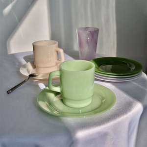 Fabricant 2023 tasses à café créatives en <span class=keywords><strong>verre</strong></span> de Jade, tasses avec <span class=keywords><strong>assiette</strong></span> rose vert bleu jaune 240ml 400ml marque privée - Product Image 1