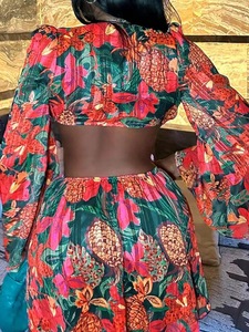 Vestido Mini GX6035 Moda 2024 de Manga Larga con Estampado Único, Manga Larga Acampanada, <span class=keywords><strong>Elegante</strong></span> para Fiesta, con Espalda Descubierta - Product Image 3