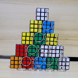 Venta al <span class=keywords><strong>por</strong></span> <span class=keywords><strong>mayor</strong></span> Mini 3x3 <span class=keywords><strong>cubo</strong></span> mágico creativo juguetes educativos divertidos para niños premio de jardín de infantes niños llaveros joyería regalo colgante - Product Image 5