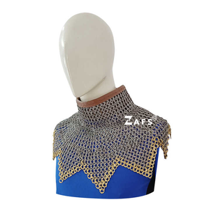 Collier de chevalier médiéval artisanal en acier doux avec anneaux en laiton, motif en zigzag, garniture en cuir pour reconstitution historique - Product Image 4