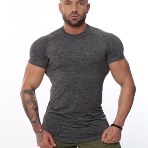 Camiseta de secado rápido para hombre, camiseta transpirable para correr y entrenar, material de alta calidad y servicios de impresión personalizados - Product Image 1