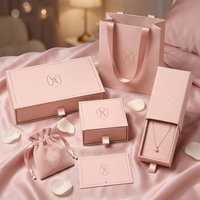Boîte d'emballage pour bijoux en papier recyclable, boîte cadeau personnalisée avec logo pour la vente au détail et l'affichage, boîte cadeau rigide en papier pour bijoux