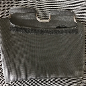 Tissu brocart tricoté noir effet slub 7mm, maille à mémoire de forme 3D, poids moyen, pour coussin de voiture, à grosses mailles, résistant à l'abrasion, motif abstrait pour filles - Product Image 4